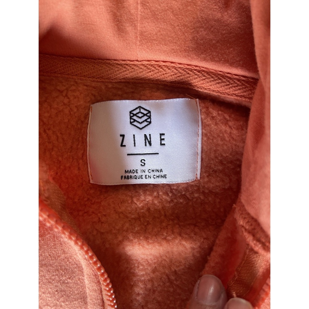 zine cropped hoodie